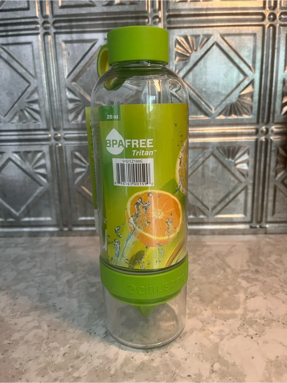 Citrus Zinger: Green Fruit Infuser Water Bottle - 28 oz